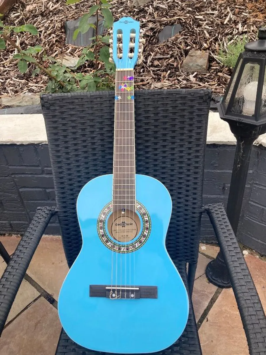 Kids 1/2 Classical guitar perfect condition with bag, electric tuner and picks - Image 2