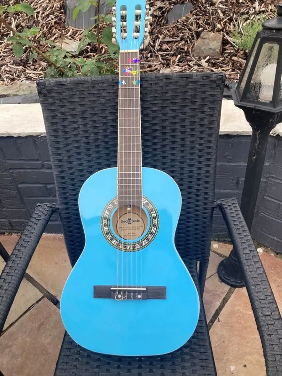 Kids 1/2 Classical guitar perfect condition with bag, electric tuner and picks - Image 3