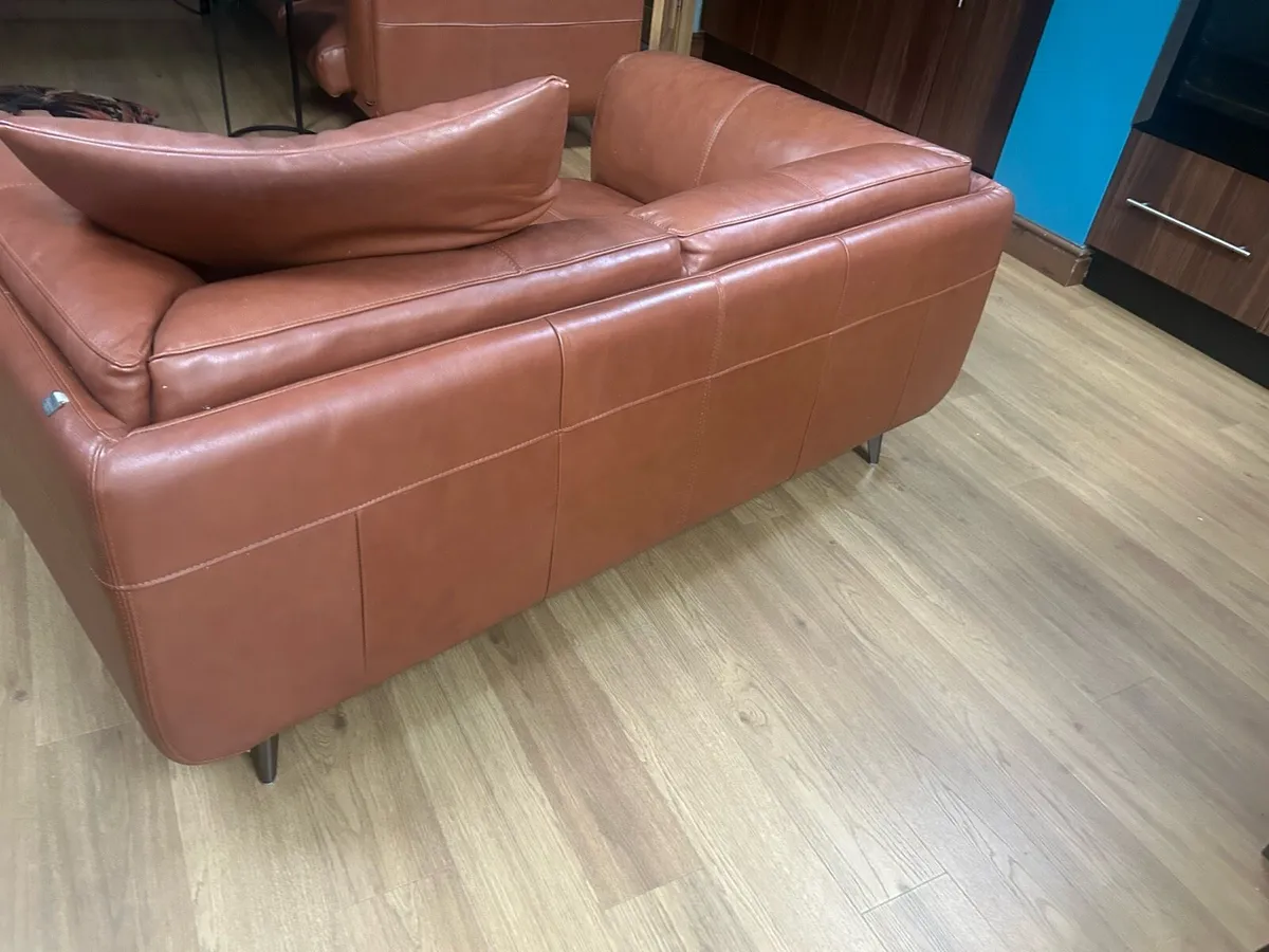 Brown leather 2 x2 seater chairs and armchair - Image 3