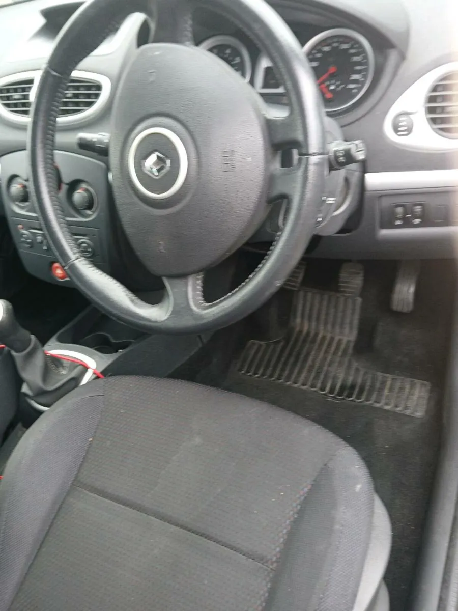Renault clio - Image 4