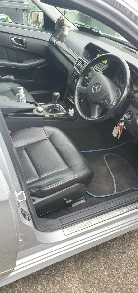Mercedes E220 2012 - Image 3