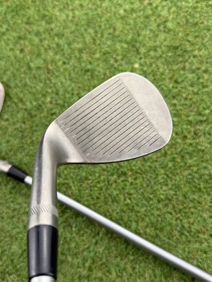 TITLEIST SM10 WEDGES AW 50°.08F & SW 54°.08M - Image 4