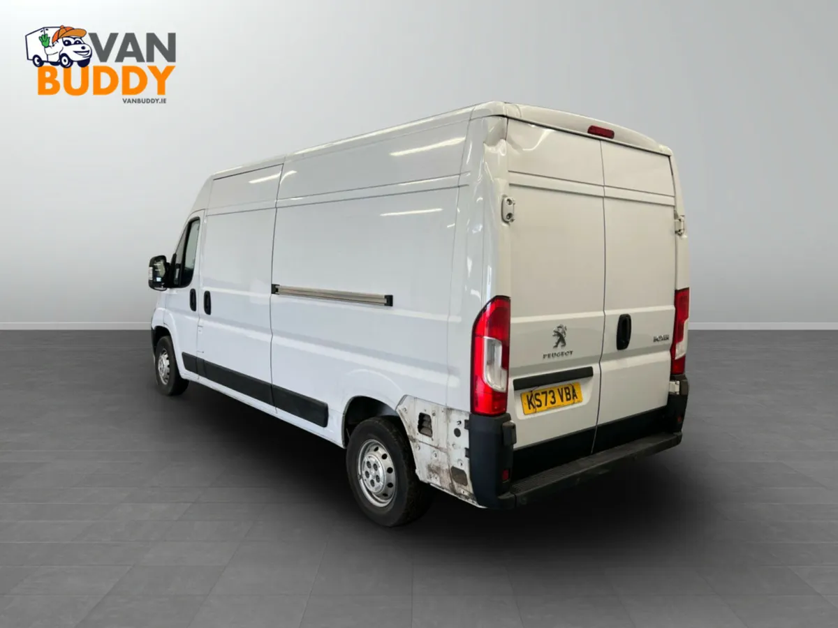 Peugeot Boxer 2.2 BlueHDi 335 Professional Premium - Image 2