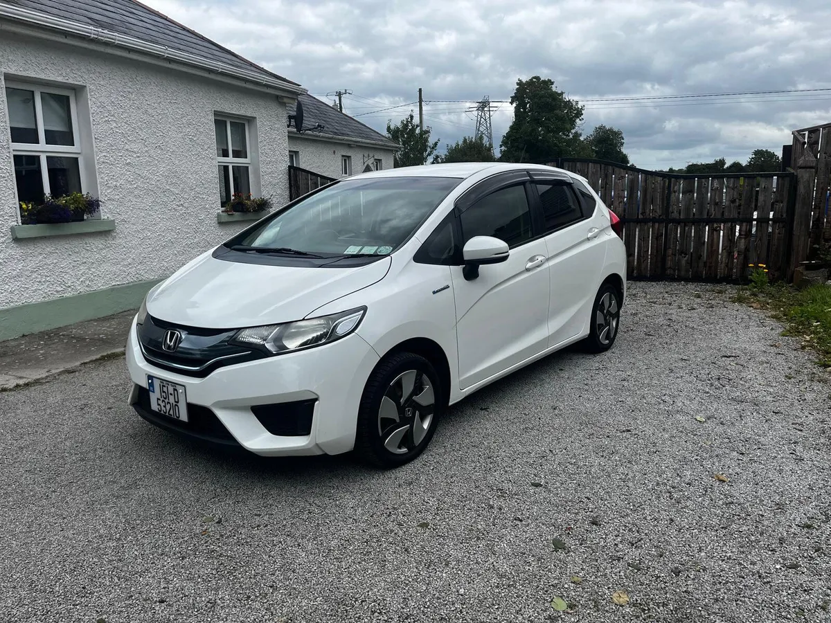 Honda Fit  1.5 Petrol Hybrid Auto - Image 3