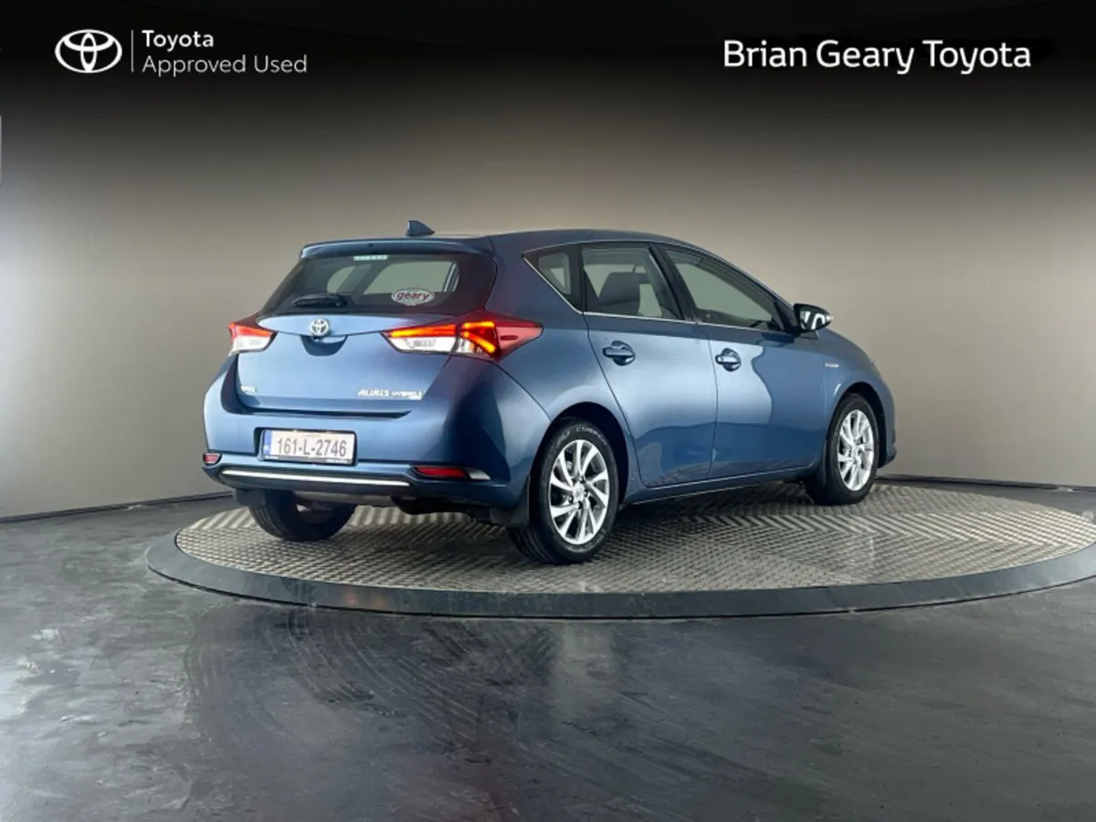 Toyota Auris HYBRID LUNA - Image 2