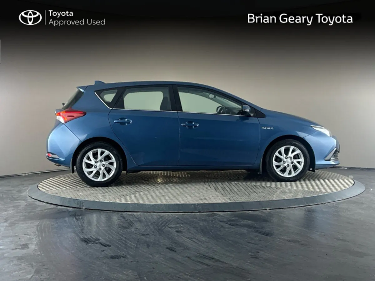 Toyota Auris HYBRID LUNA - Image 3