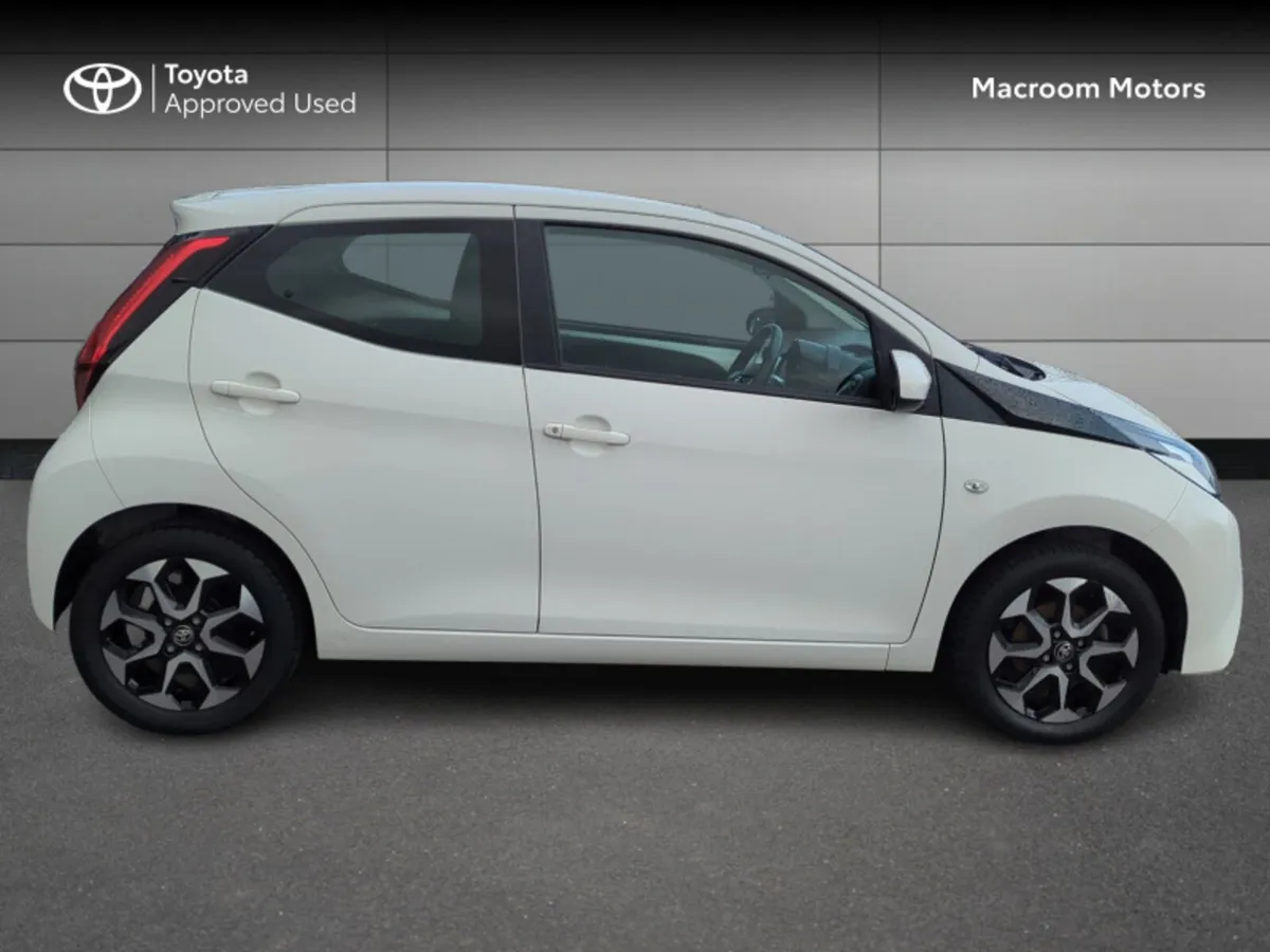 Toyota Aygo AYGO 1.0 5DR XPLAY SPHONE - Image 3
