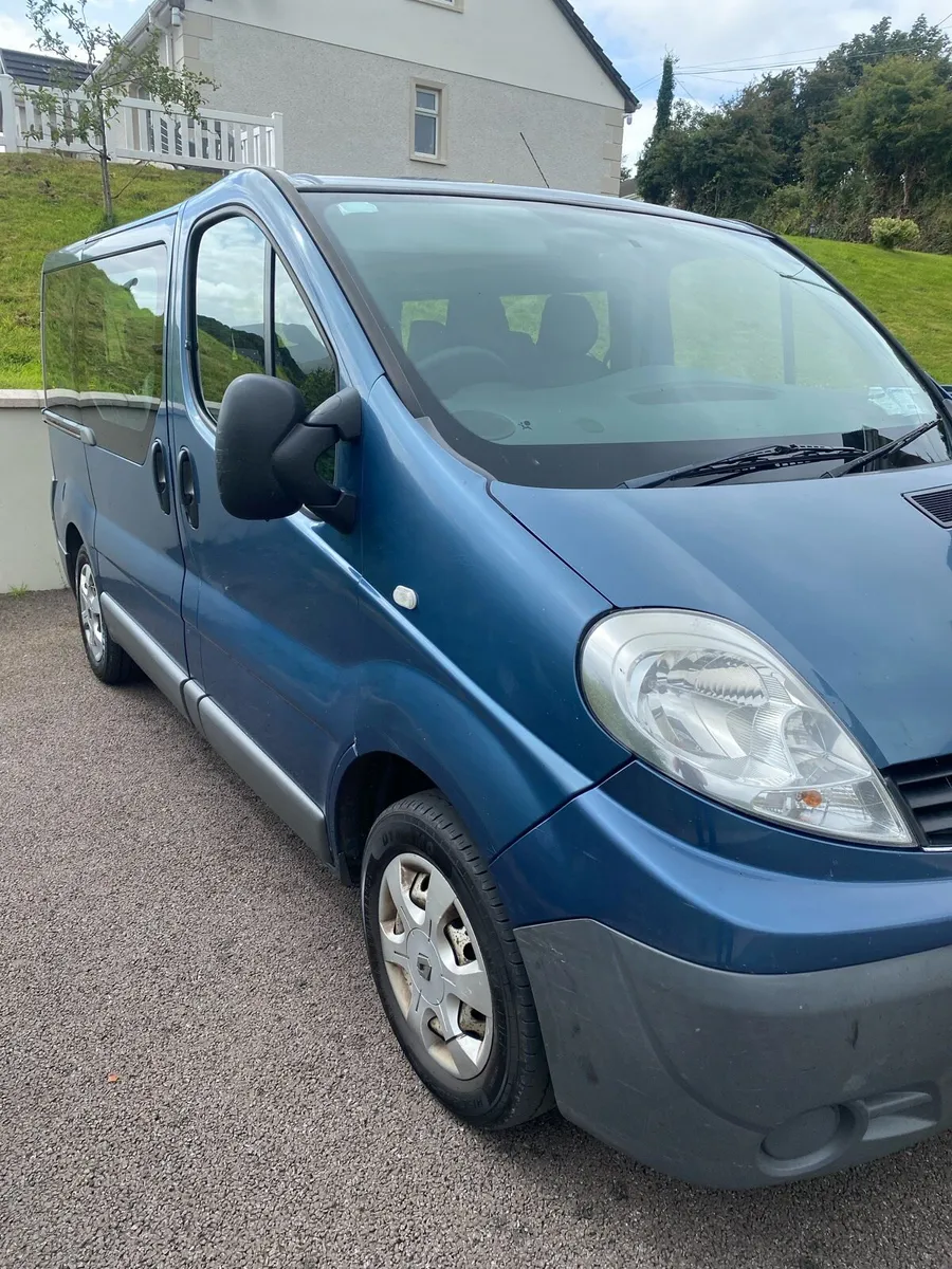 People carrier - Image 2