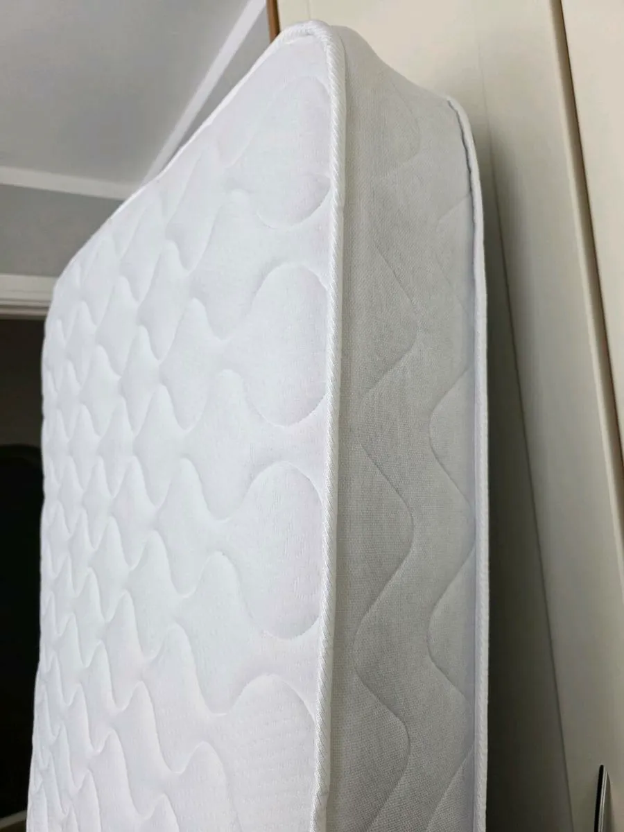 Single ,,cool touch" mattress - Image 1