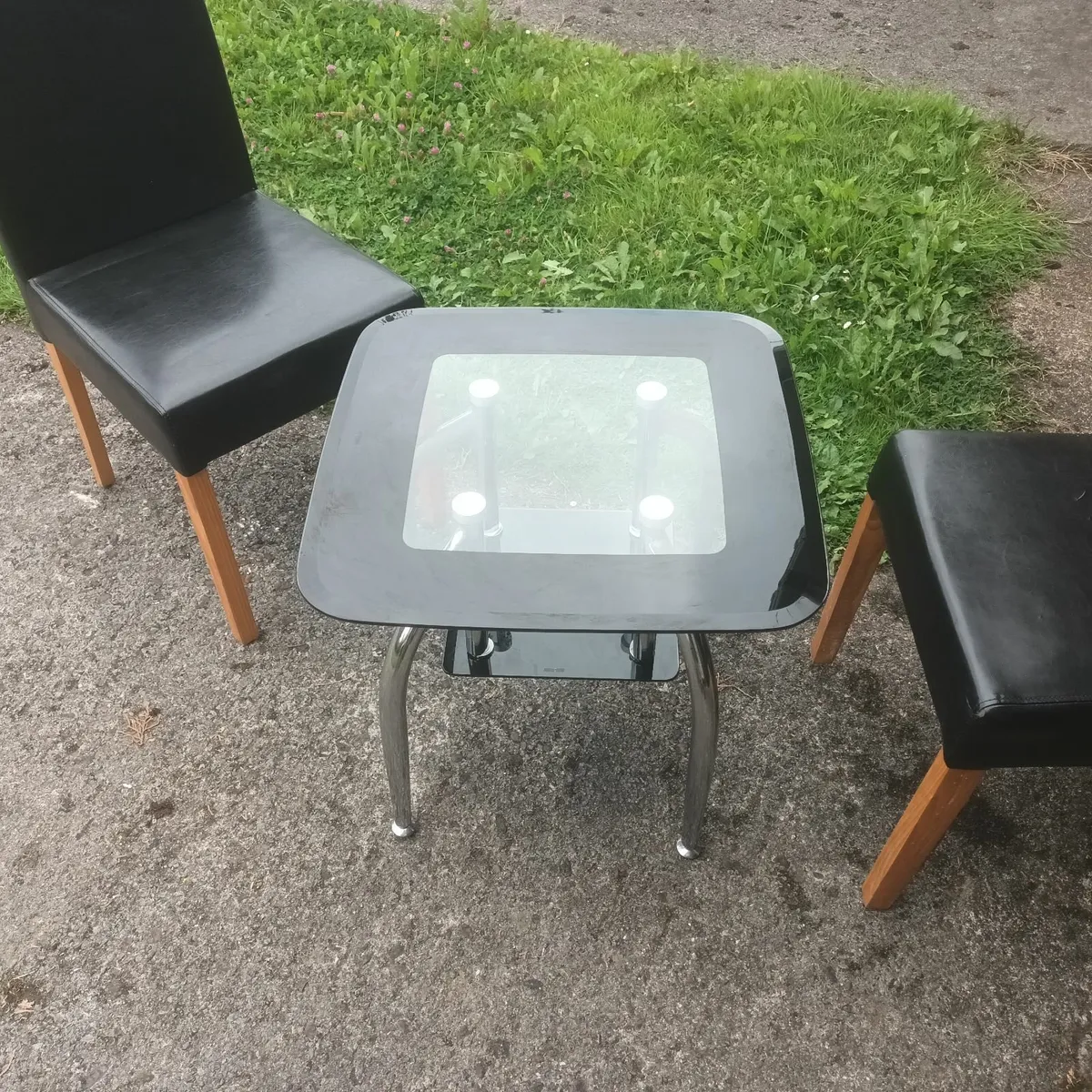 Glass coffee table and chairs - Image 3
