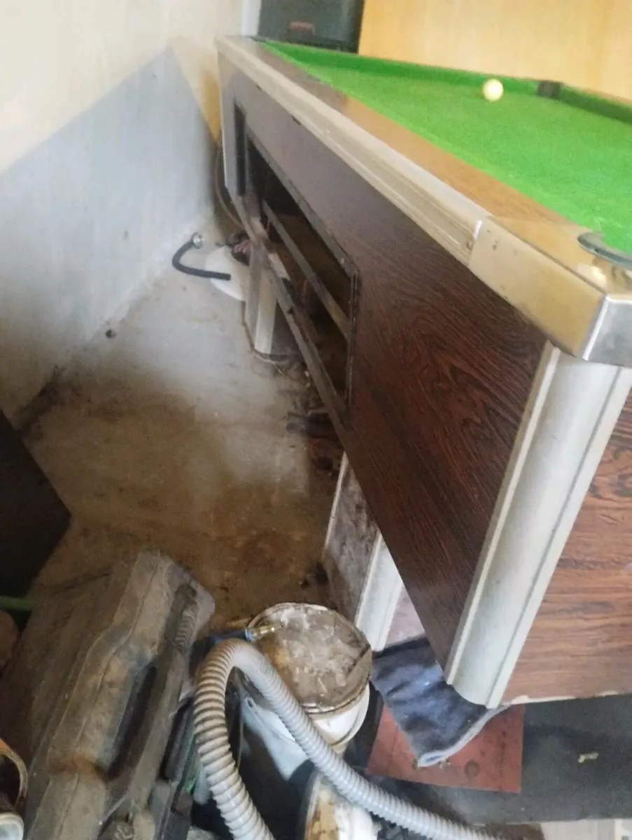 Pool table - Image 2