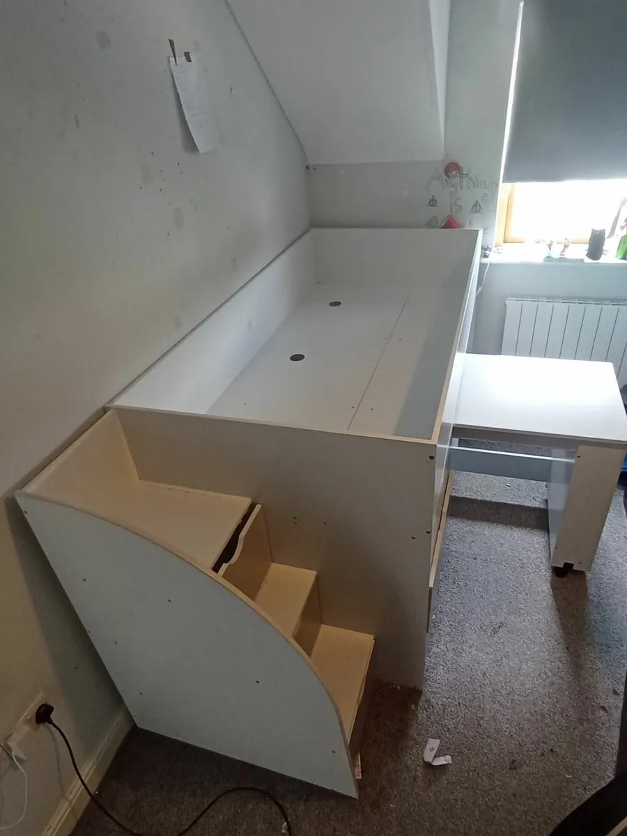 Bunk bed - Image 1