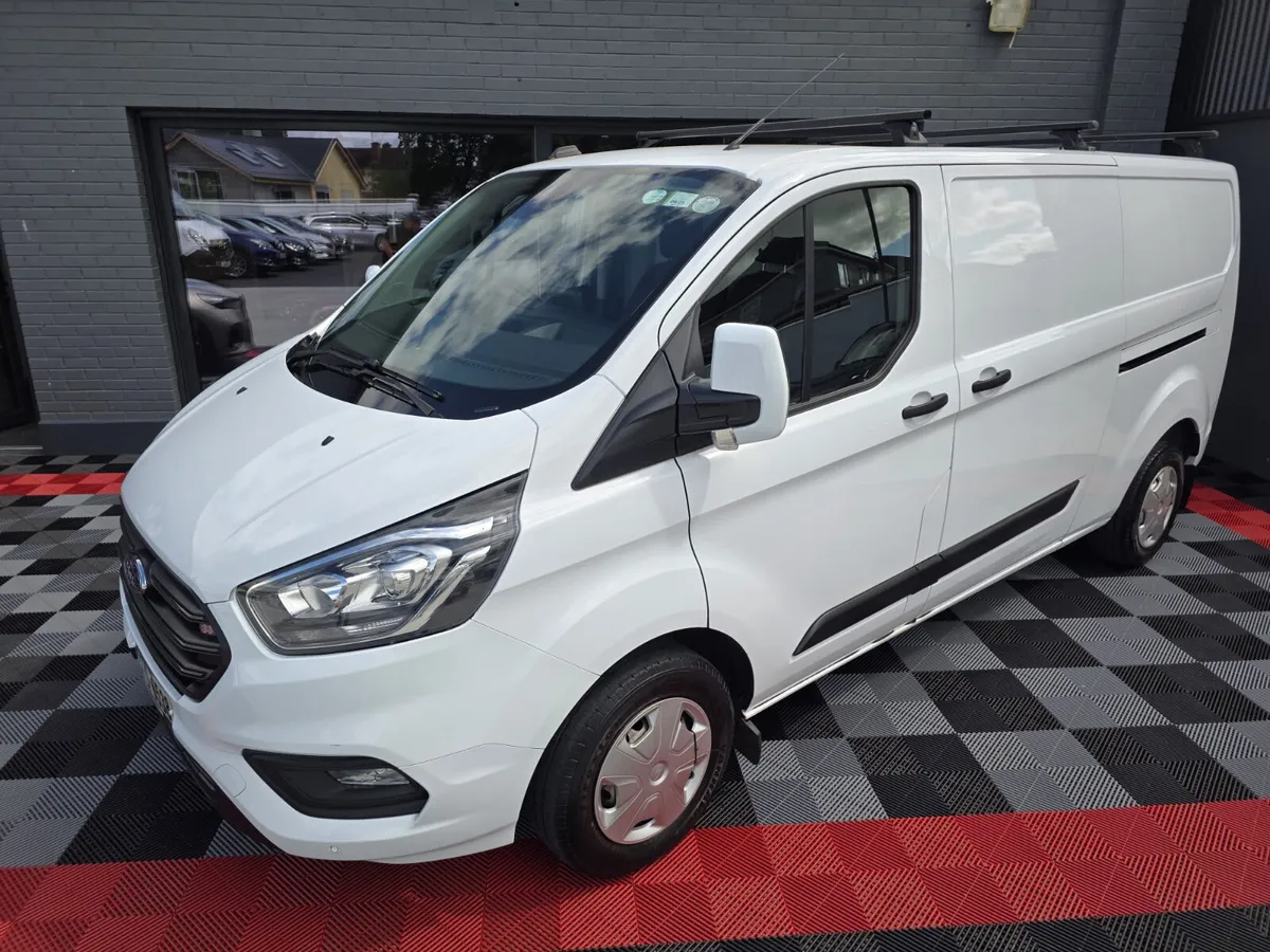 Ford Transit Custom 2022 A/C + Inverter - Image 1