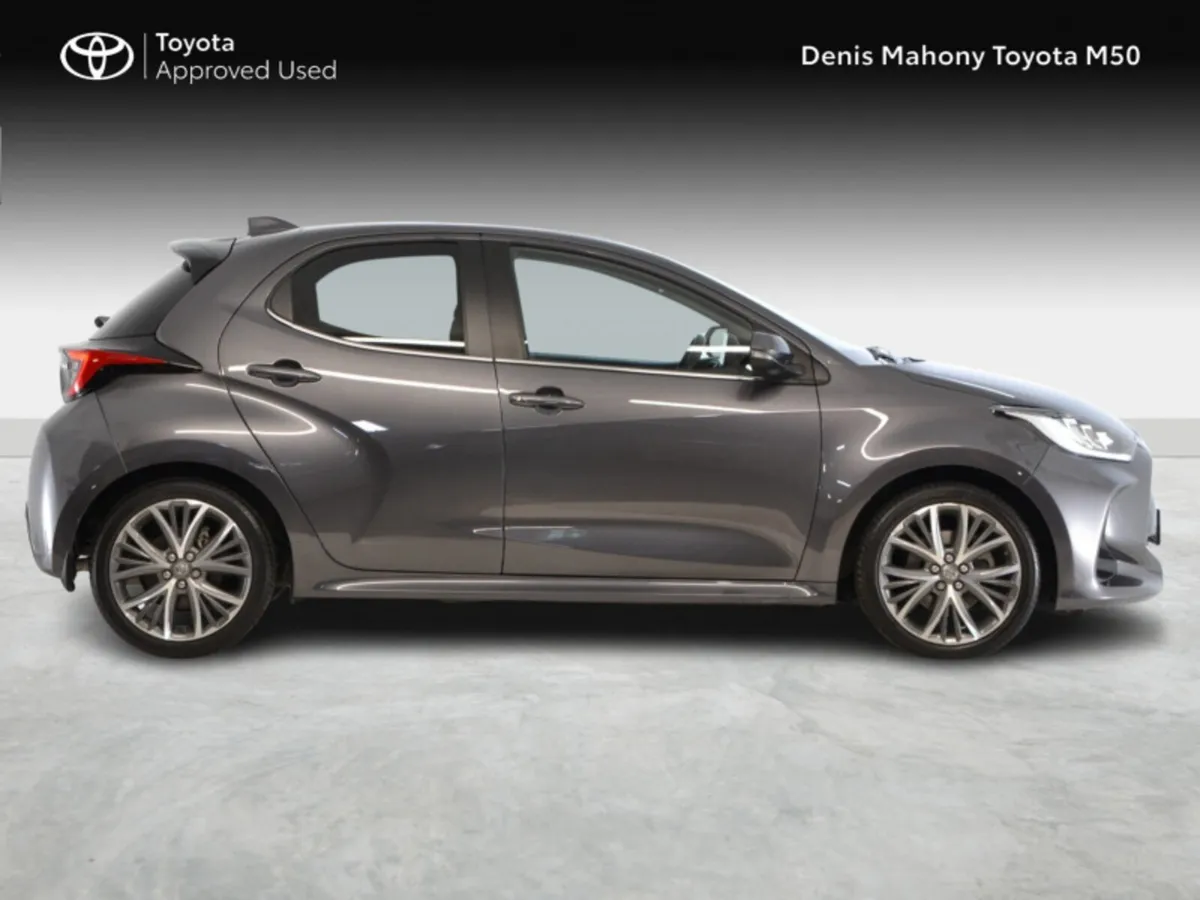 Toyota Yaris Platinum Edition Hybrid Auto - Image 3