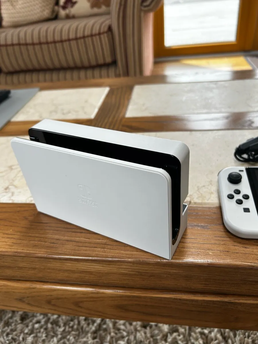 Nintendo Switch - OLED (4 Games Included) - Image 3