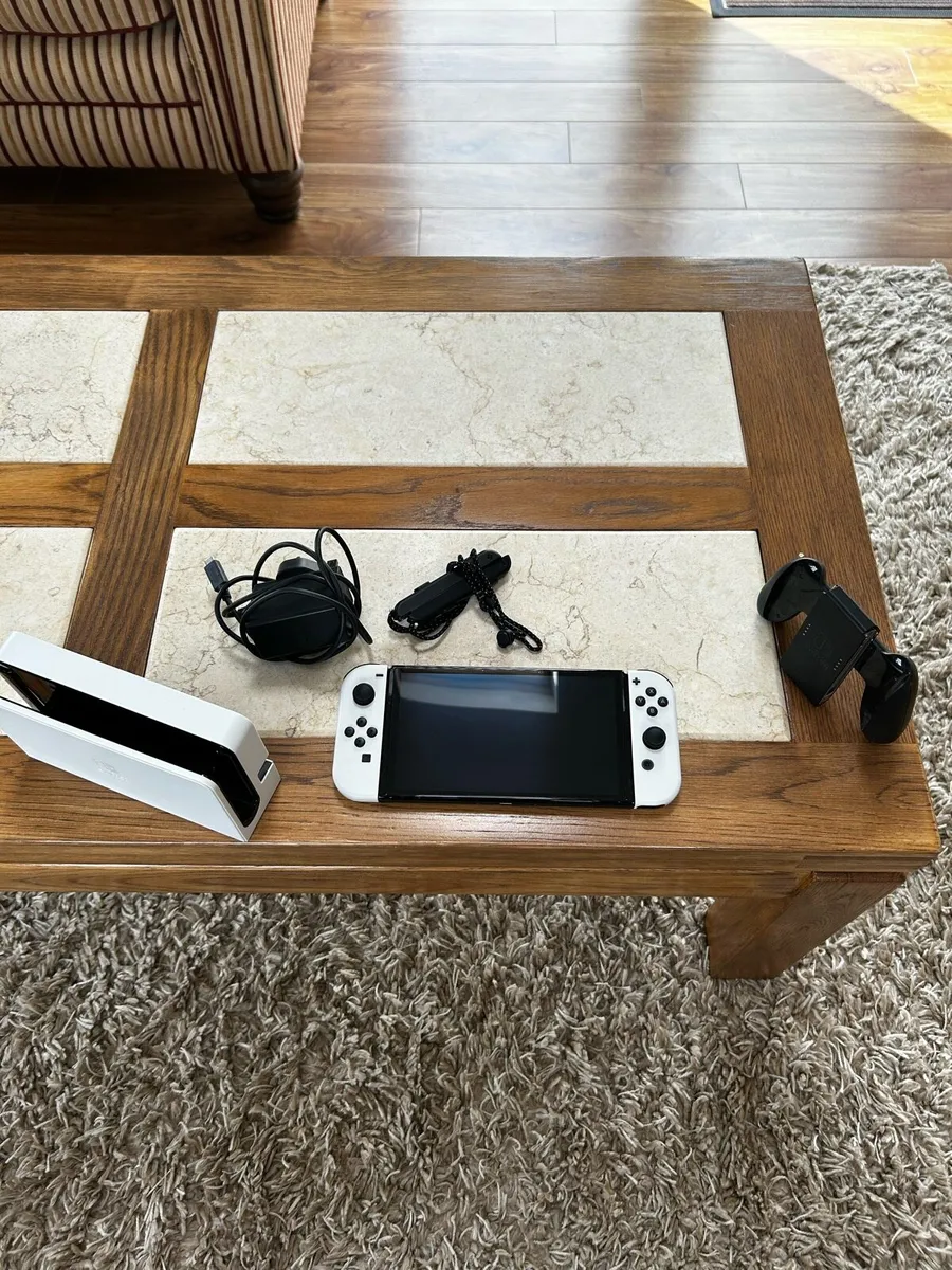 Nintendo Switch - OLED (4 Games Included) - Image 4