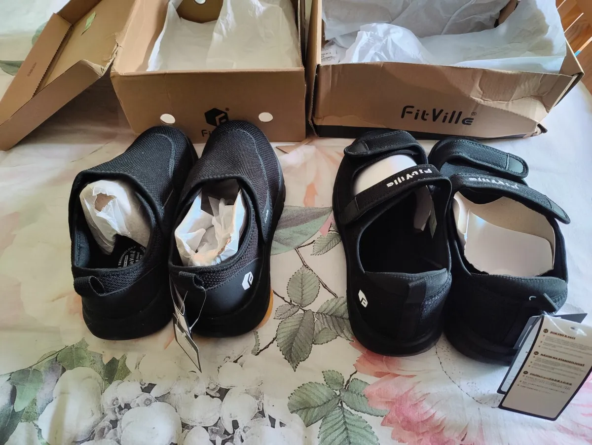 Shoes for swollen feet