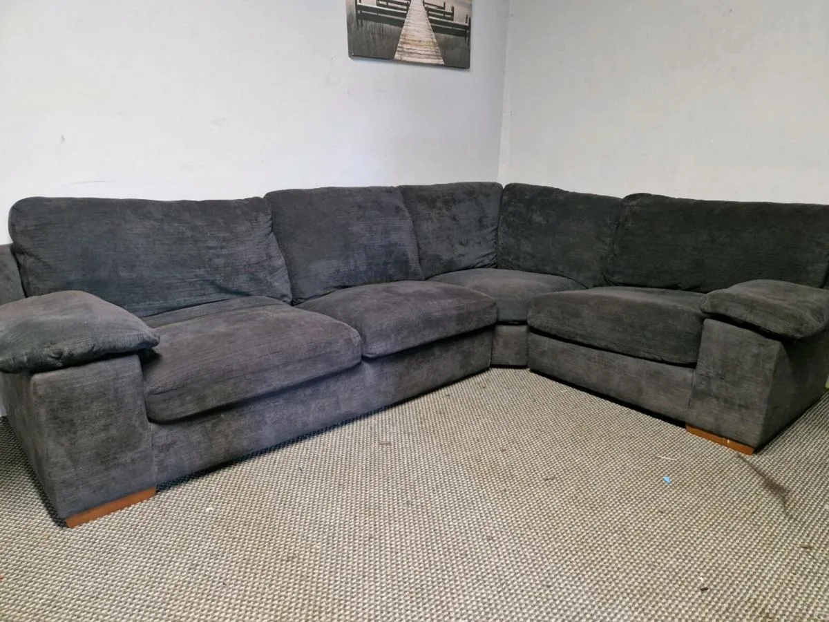 Corner sofa - Image 1