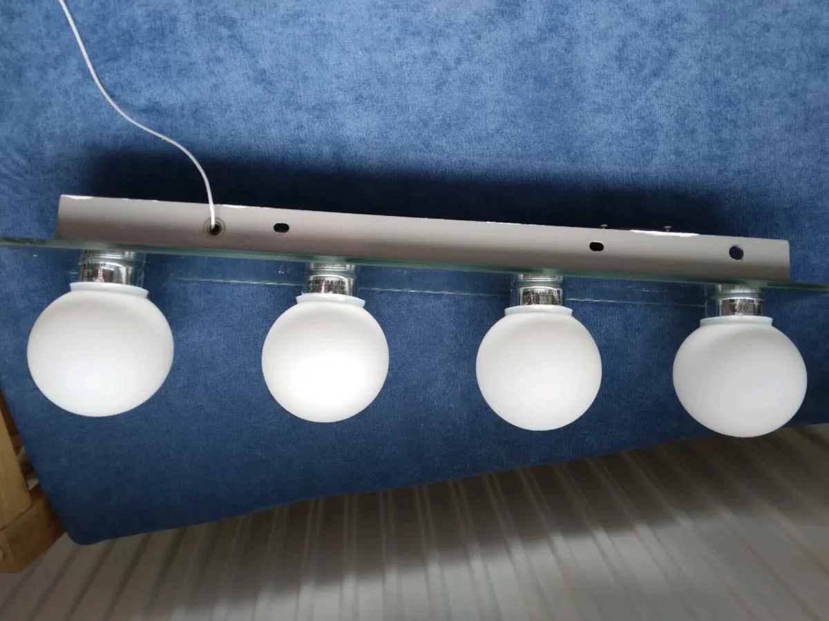 Hollywood Style Bathroom Light. - Image 2