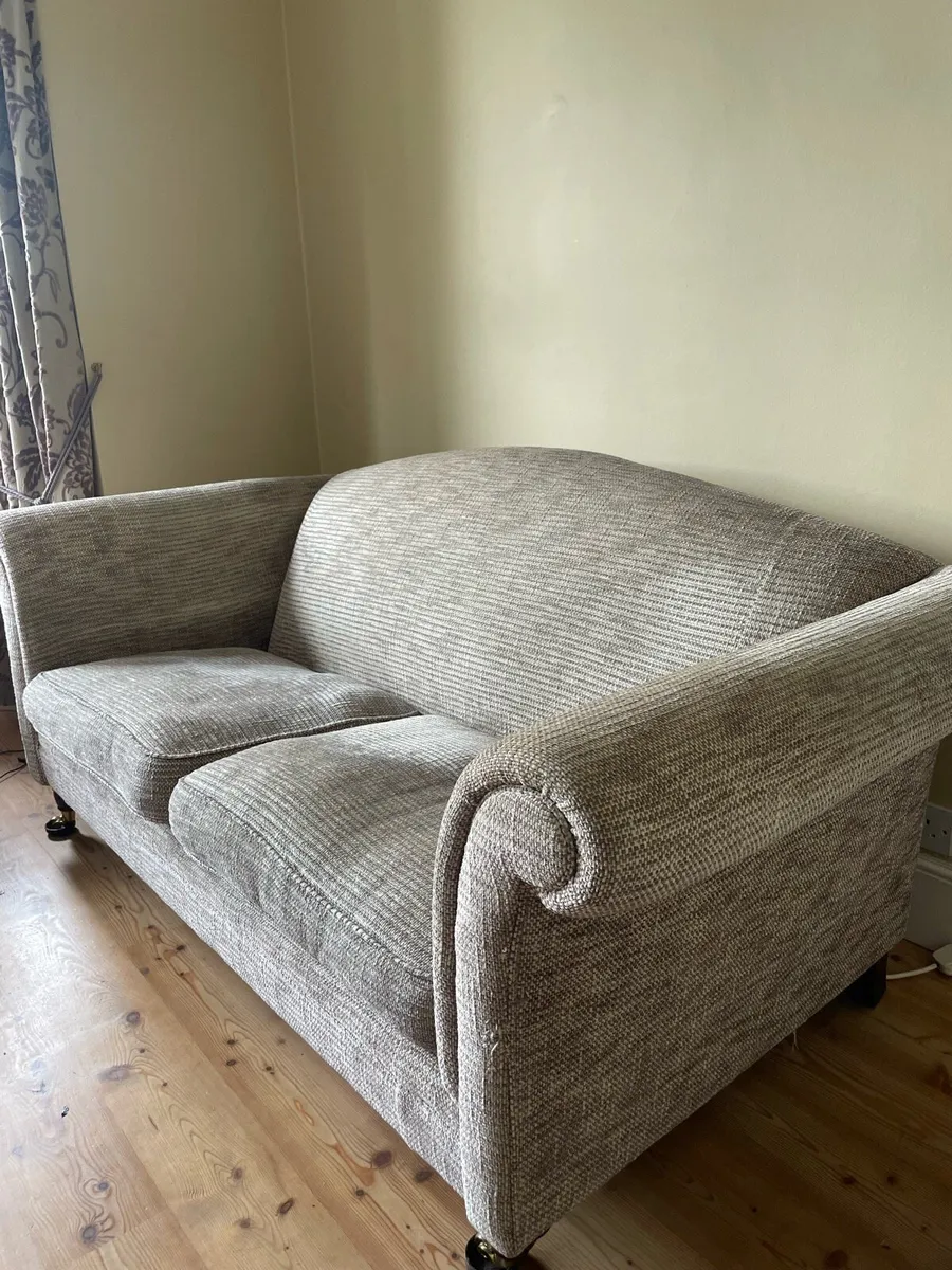 SOFA - Image 1