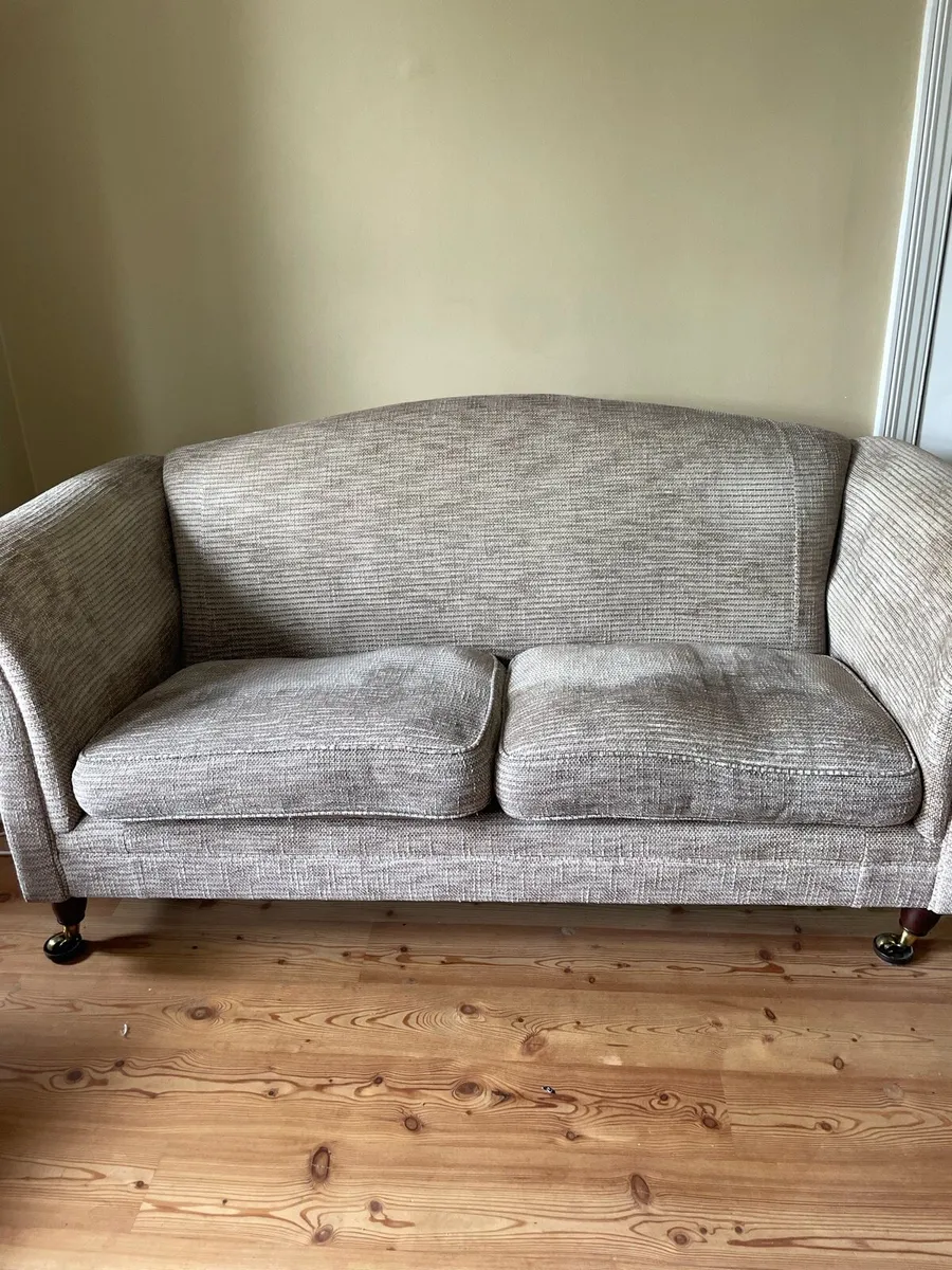 SOFA - Image 2