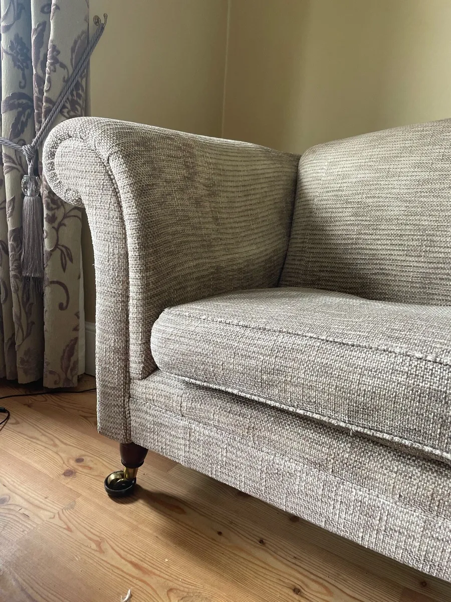 SOFA - Image 3