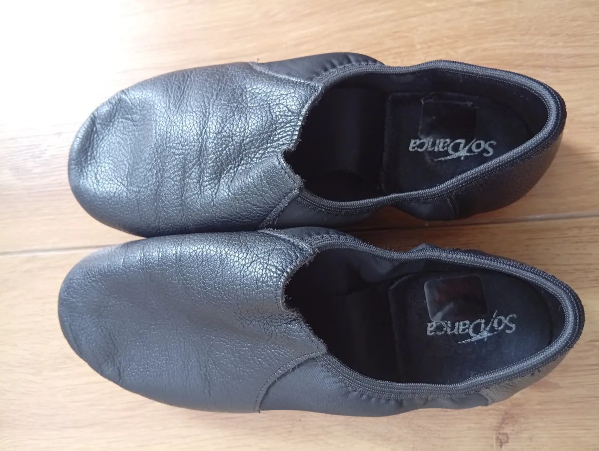 Dance ballet shoes - Image 1