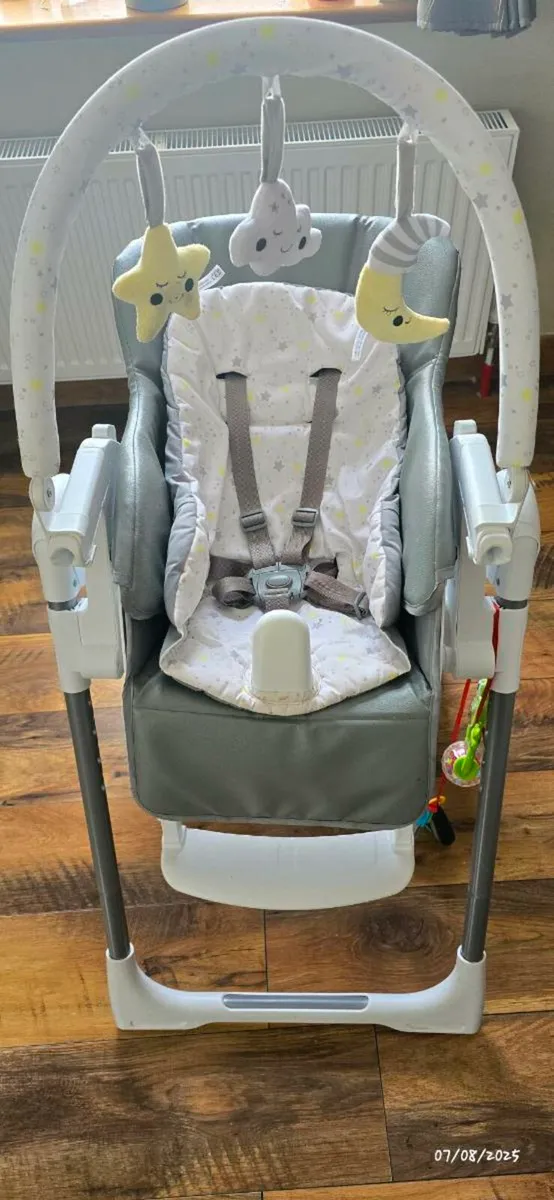 High chair - Image 1