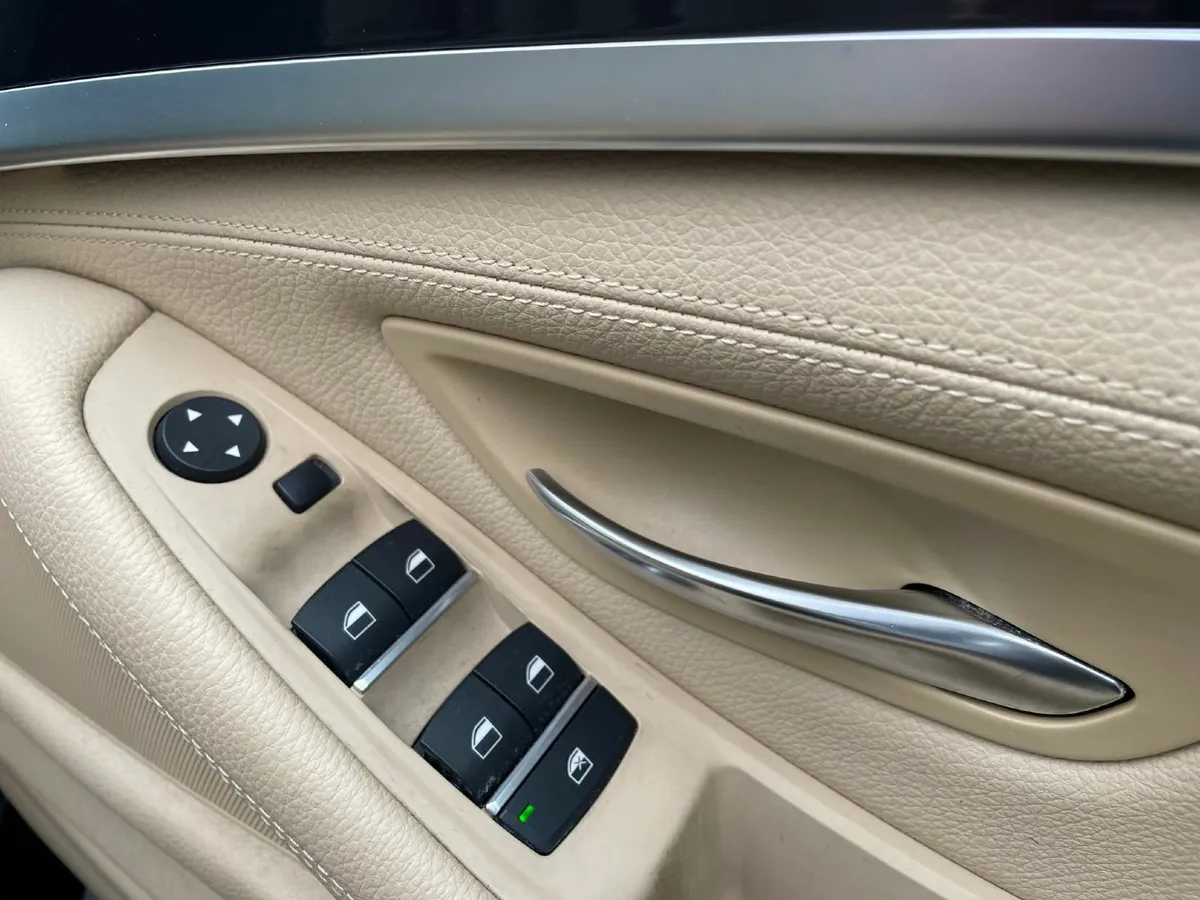 BMW 5-Series - Image 3