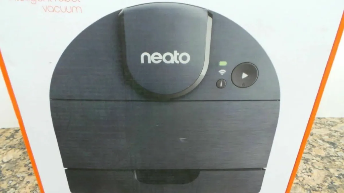 Neato D8 Intelligent Robot Vacuum Black - Image 3