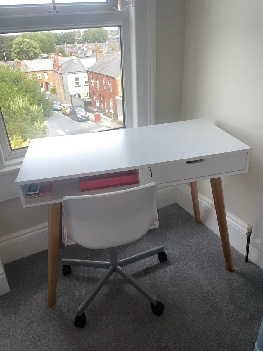 Desk - Image 3