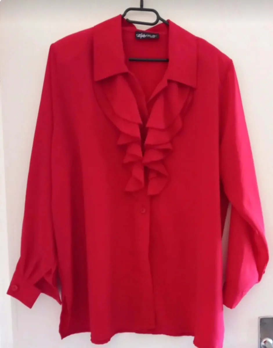 Selection of new ladies tops and shirts sz 22-24 - Image 1