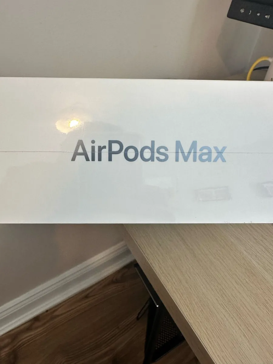 AirPods Max (2020) Sky Blue - Image 2