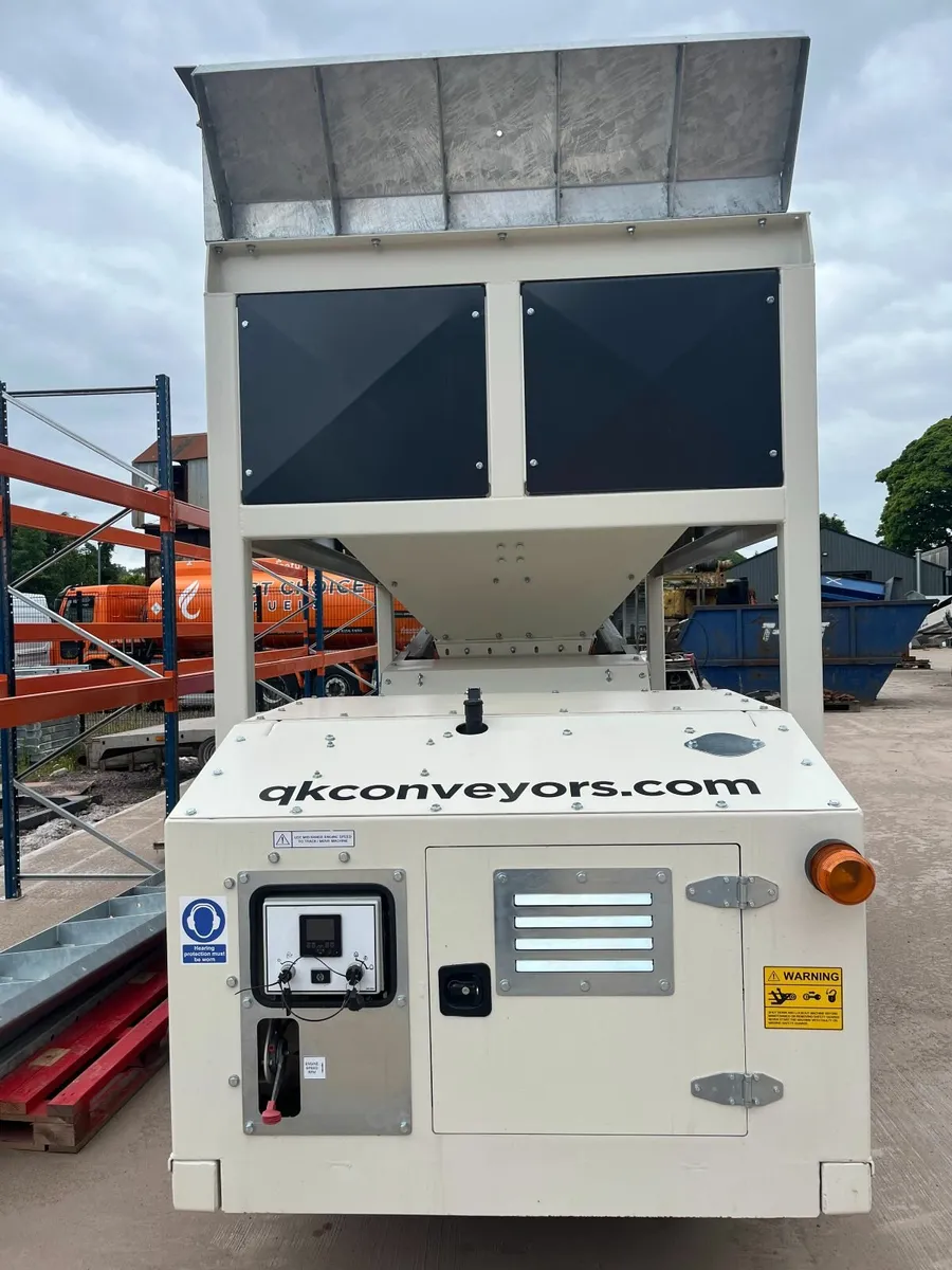Tracked Feed Hopper - Image 3