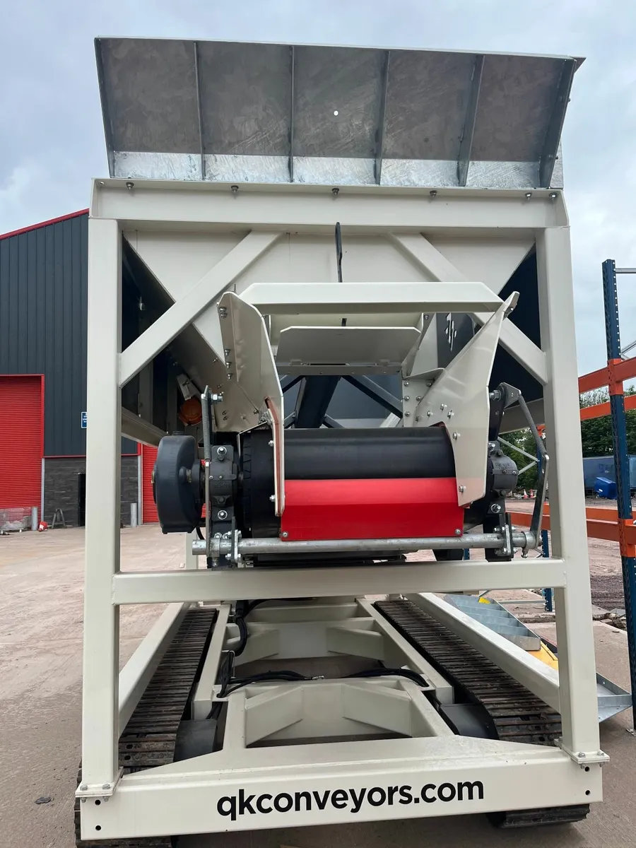 Tracked Feed Hopper - Image 4