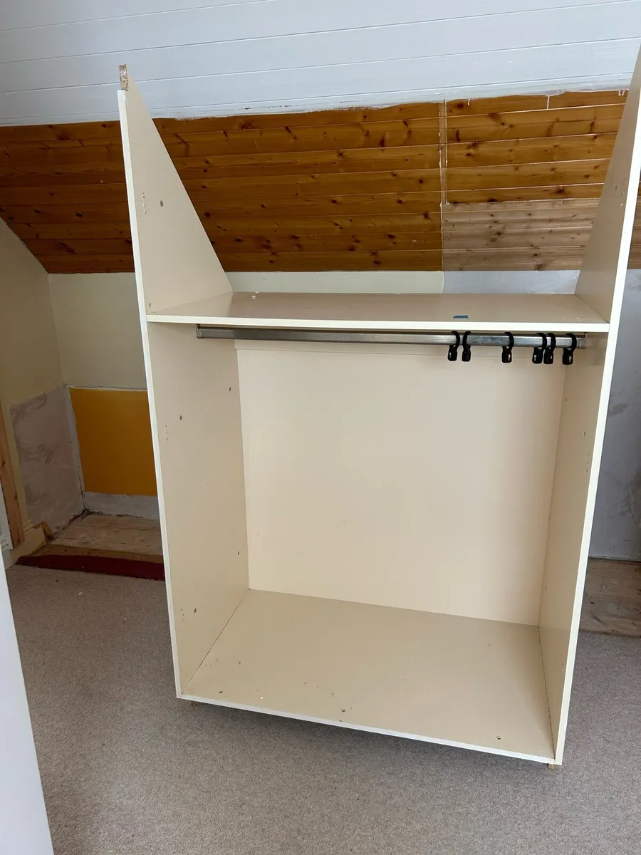 Wardrobe for dormer bungalow. - Image 3