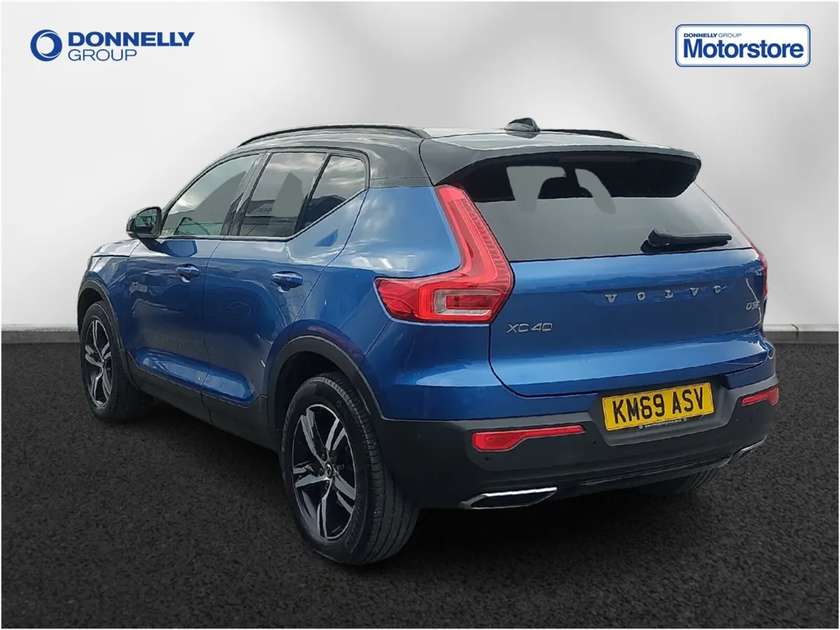 Volvo XC40 Diesel Estate R DESIGN - Image 2