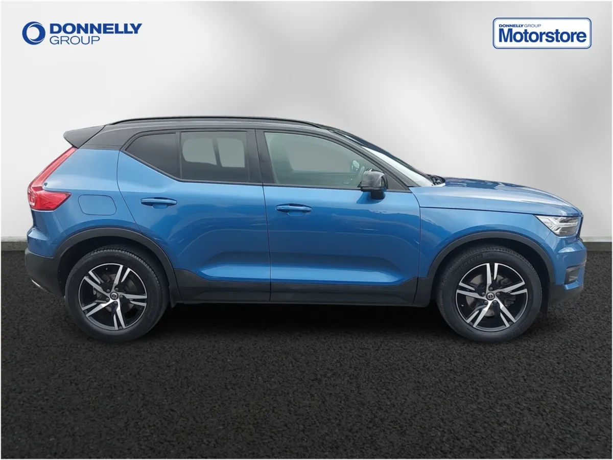 Volvo XC40 Diesel Estate R DESIGN - Image 3