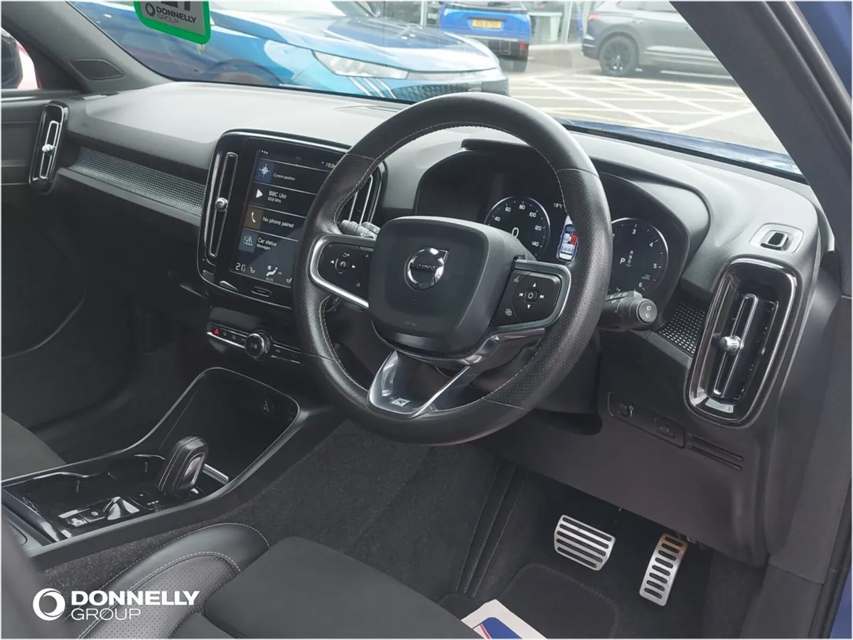 Volvo XC40 Diesel Estate R DESIGN - Image 4