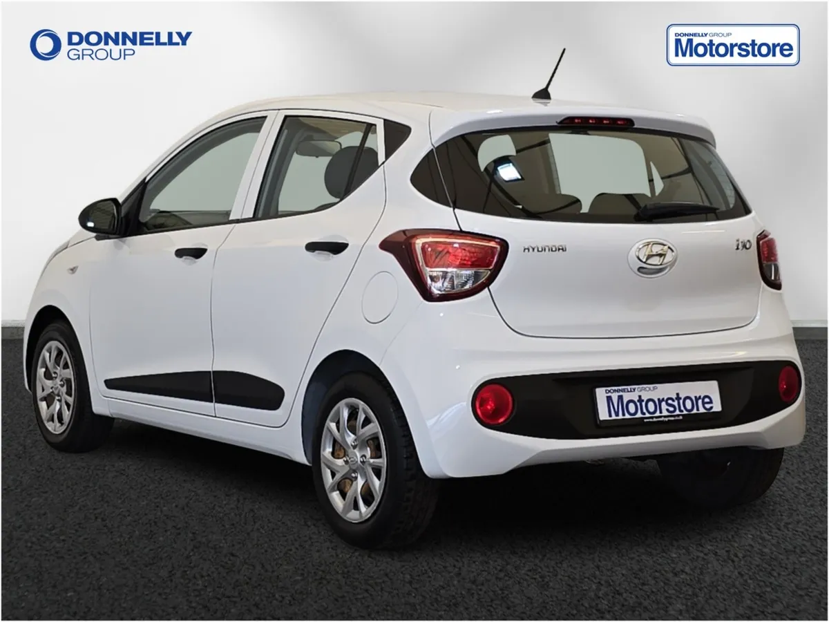 Hyundai i10 Hatchback S - Image 2