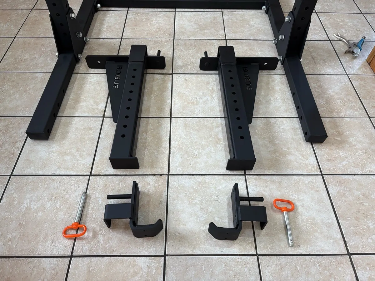 ROGUE PROFESSIONALLY BRANDED MONSTER SQUAT RACK - Image 4