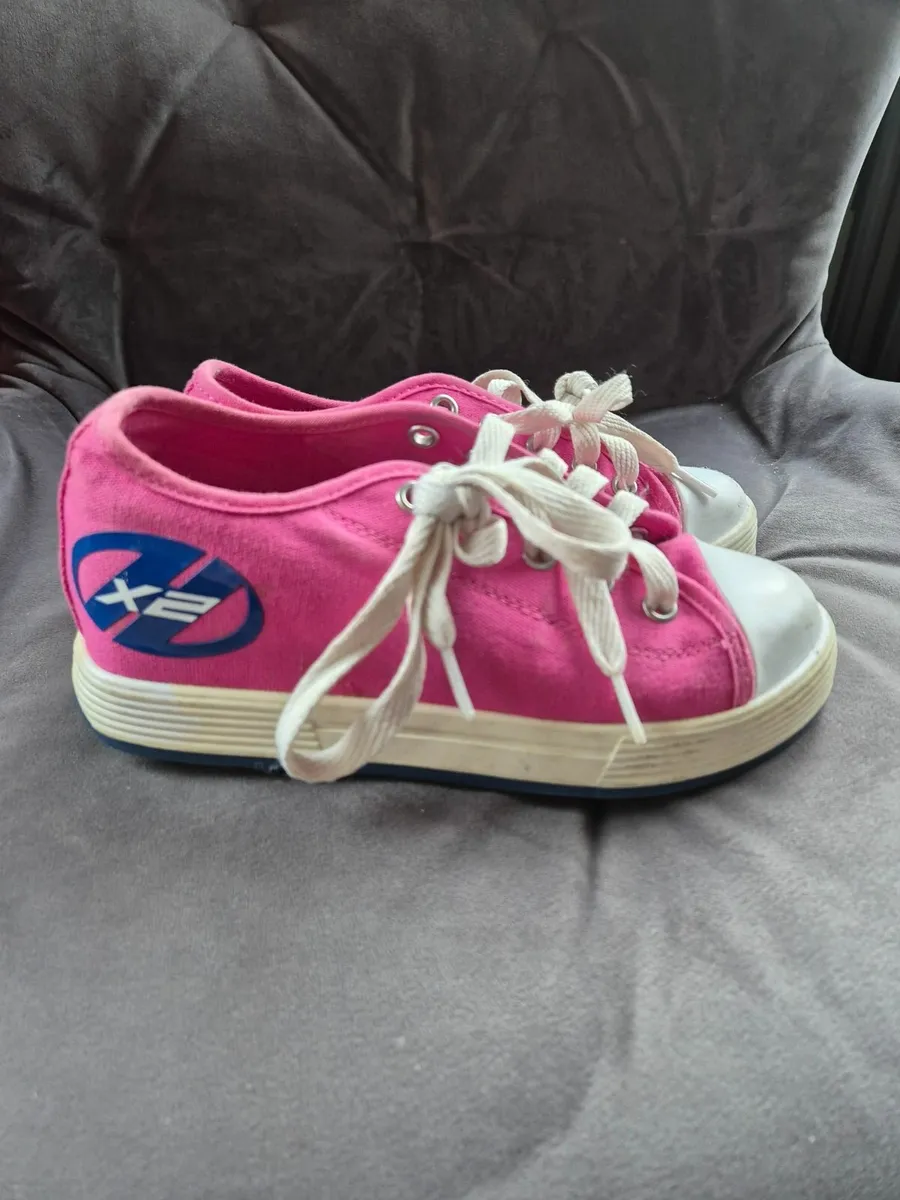 Heelys shoes size uk1 or Eur33 - Image 1