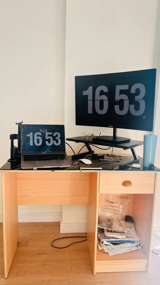 Desk - Image 1