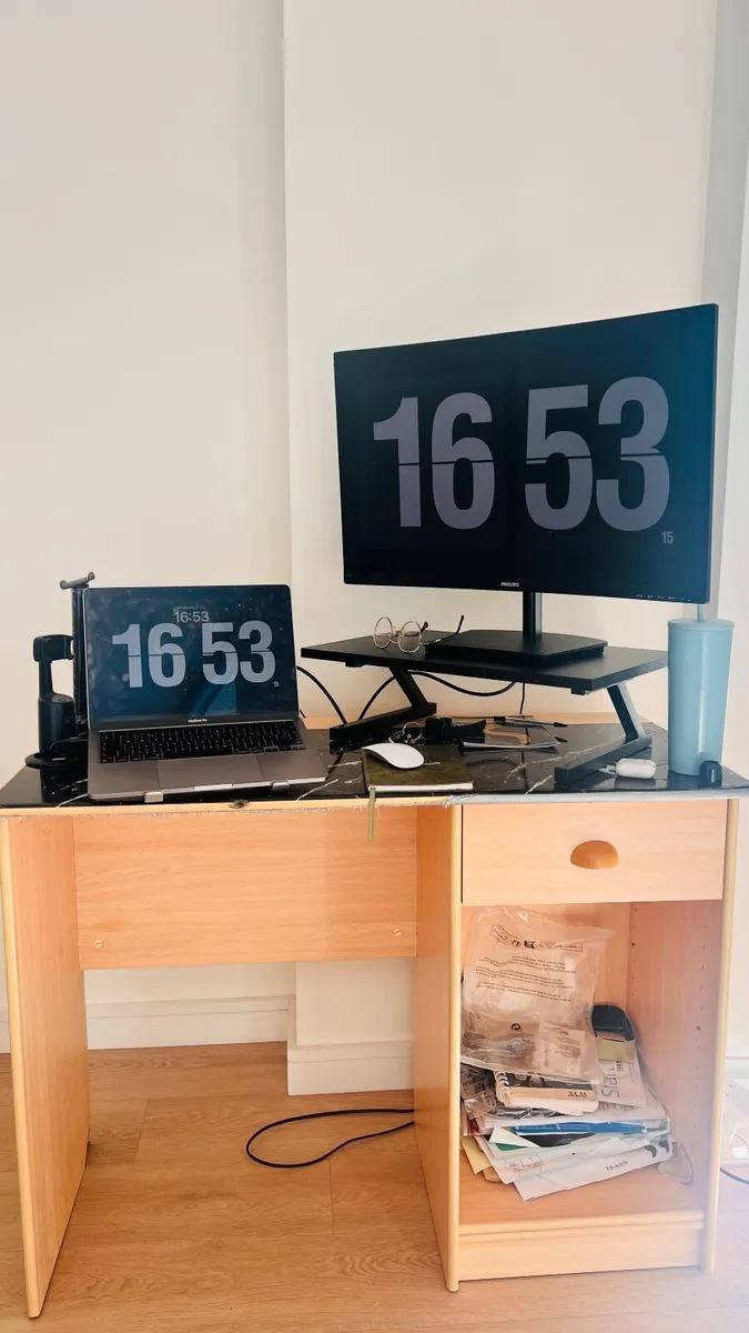 Desk - Image 2