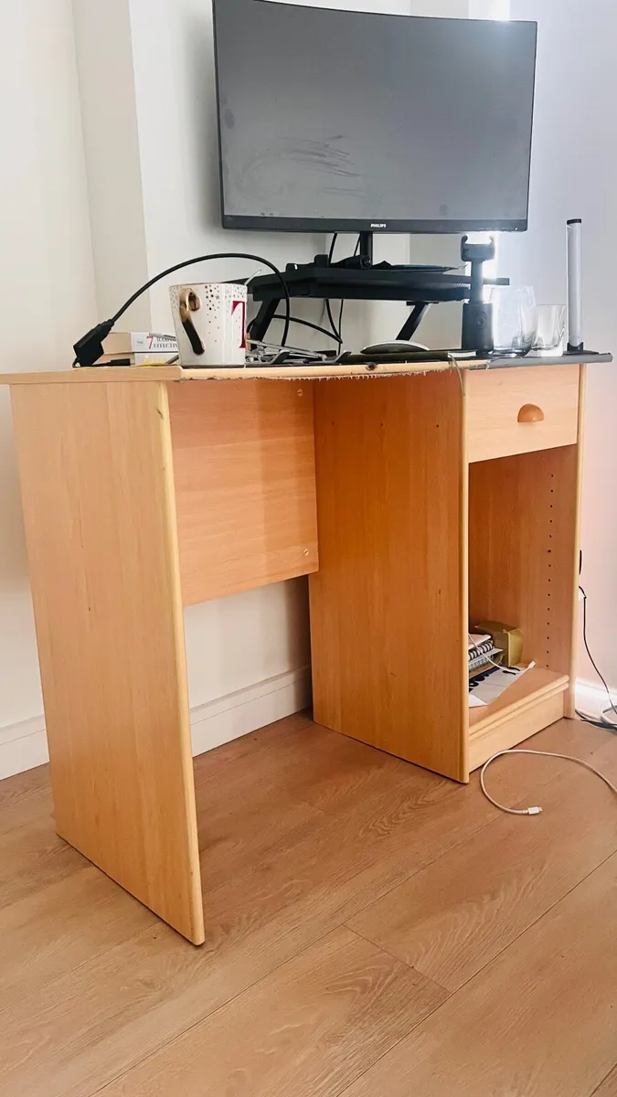 Desk - Image 3