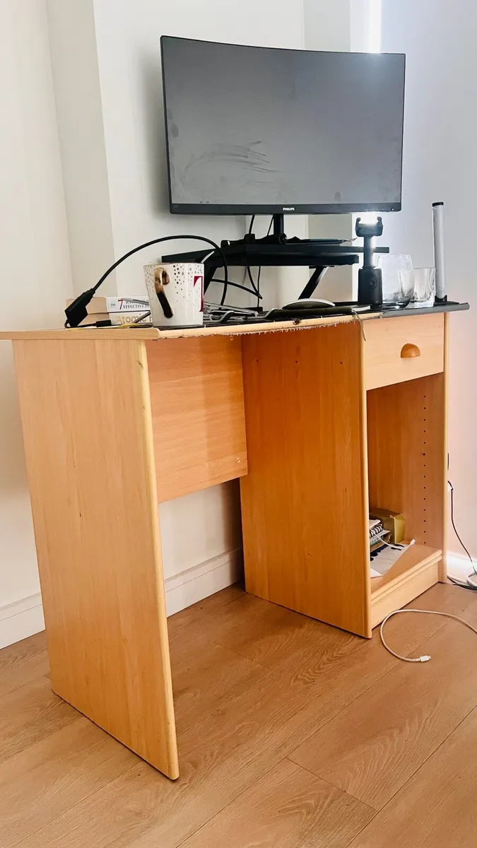 Desk - Image 4