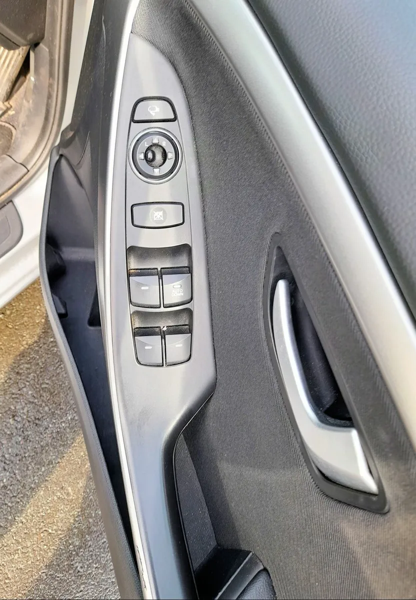 Hyundai i30 2015 - Image 4