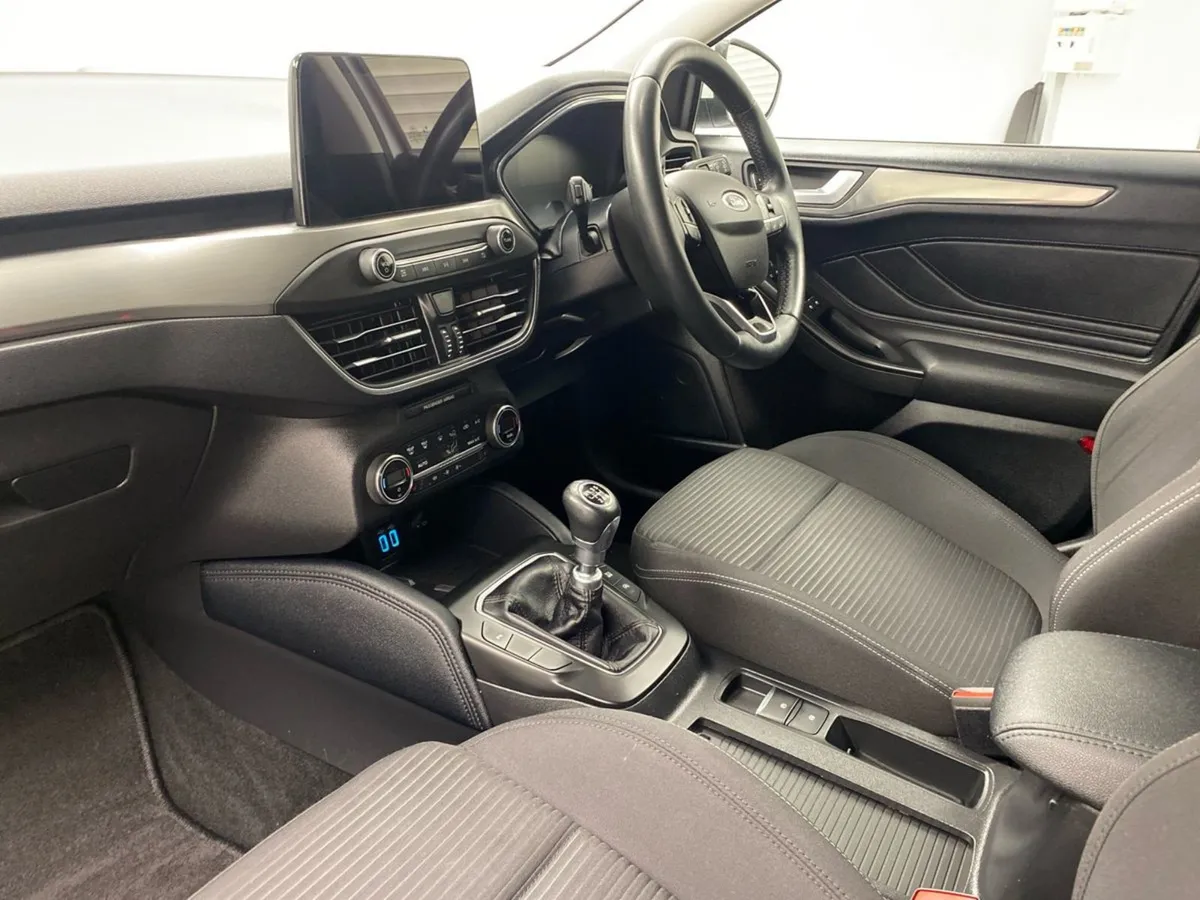 Ford Focus Titanium 1.5 Tdci 120PS - Image 3