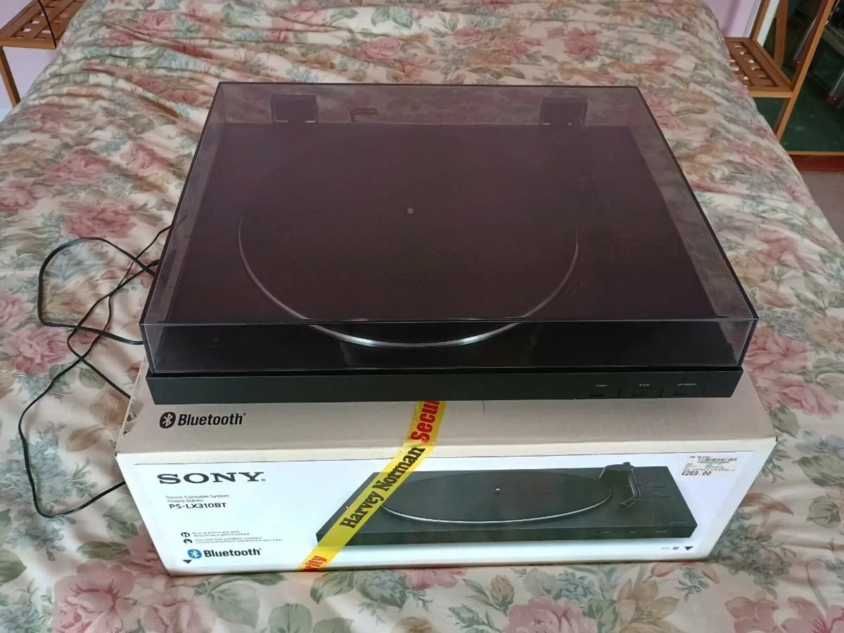 Sony auto/Bluetooth turntable - Image 2
