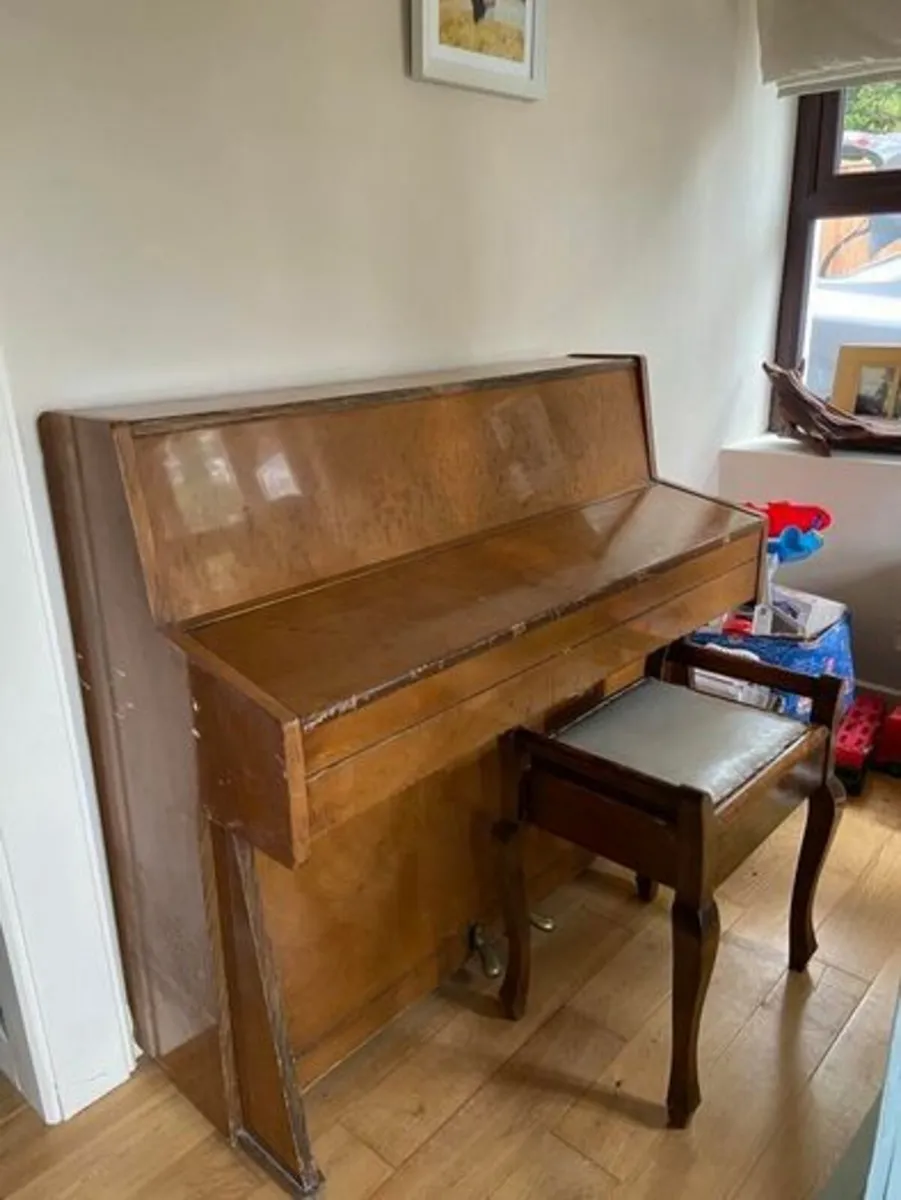 Small piano - Image 1